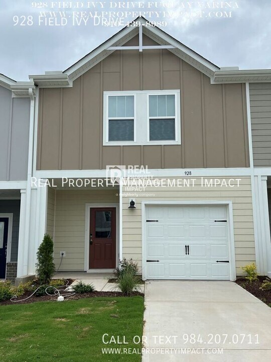 928 Field Ivy Dr in Fuquay Varina, NC - Building Photo