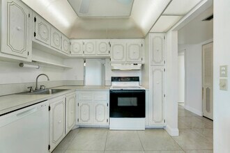 6161 NW 2nd Ave in Boca Raton, FL - Building Photo - Building Photo