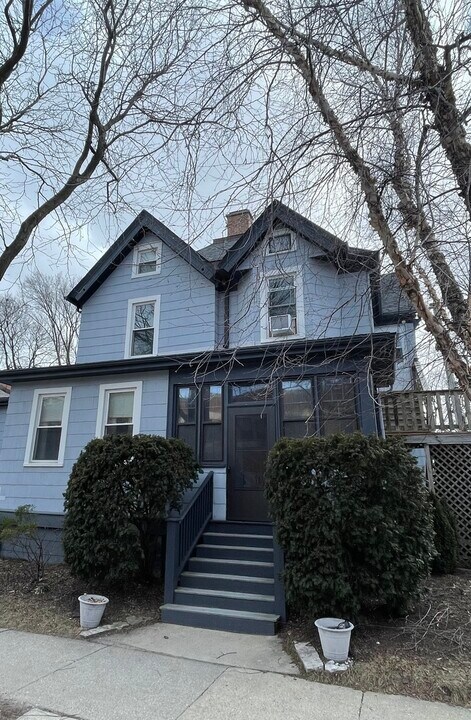 910 Lake St in Evanston, IL - Building Photo