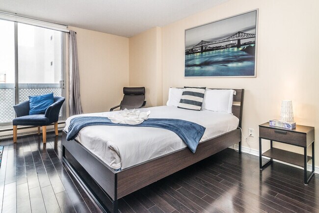 67 Rue Charlotte in Montréal, QC - Building Photo - Building Photo