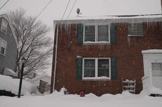 21-23 E 4th Ave in Latrobe, PA - Foto de edificio - Building Photo