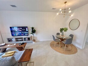 20433 NW 4th Ave in Miami, FL - Building Photo - Building Photo