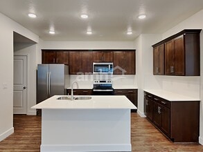 6818 N Silver Gate Dr in Park City, UT - Building Photo - Building Photo