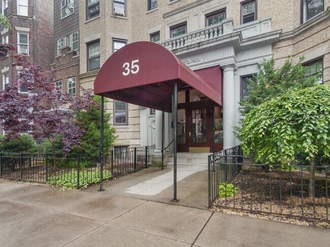 property at 35 Queensberry St
