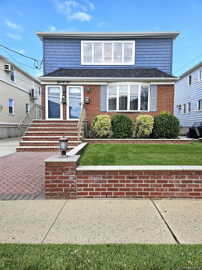 property at 21 5th Ave