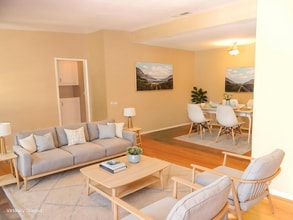 1342 E Maple Ave in Orange, CA - Building Photo - Building Photo