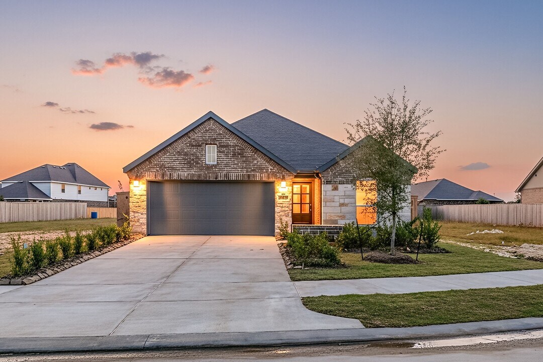 12210 Bell County Ct in Cypress, TX - Building Photo