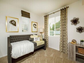 Stone Creek in Chula Vista, CA - Foto de edificio - Building Photo