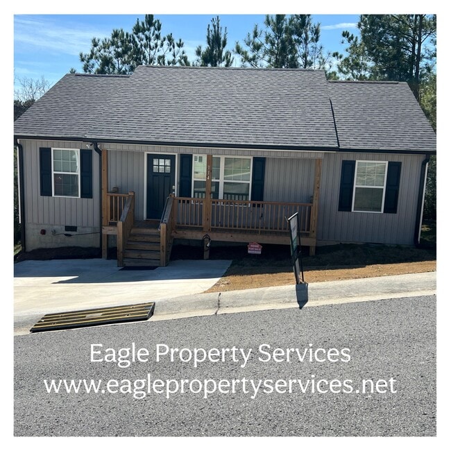 property at 114 Roslyn Ct