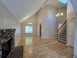 16795 NW Argyle Way in Portland, OR - Building Photo - Building Photo