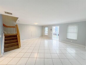 5565 SW 43rd St in Davie, FL - Building Photo - Building Photo