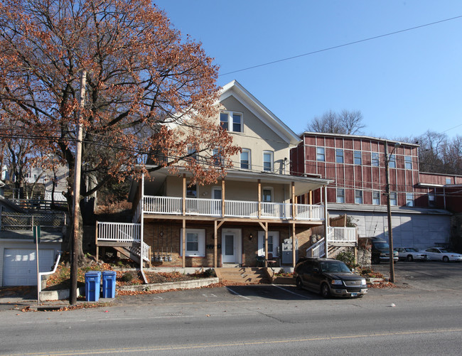 1657 S Main St in Waterbury, CT - Building Photo - Building Photo