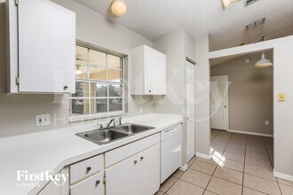 2059 Gallagher Ave in Deltona, FL - Foto de edificio - Building Photo