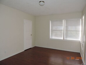 409 S Richmond Rd in Ridgecrest, CA - Building Photo - Building Photo