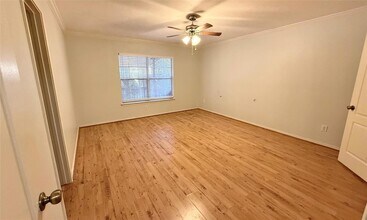 1702 Matagorda Dr in Round Rock, TX - Foto de edificio - Building Photo