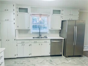 471 Village Green Ct SW in Lilburn, GA - Building Photo - Building Photo