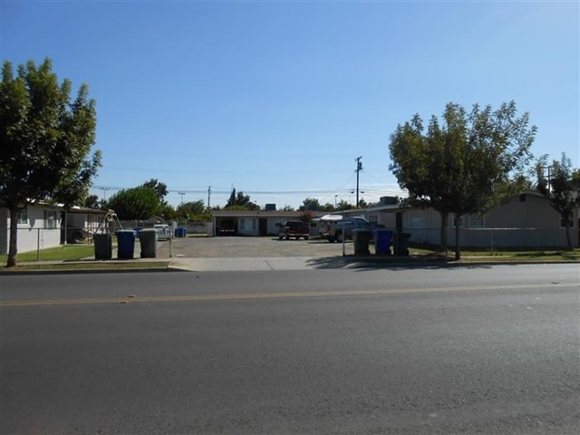 510 Main St in Delano, CA - Building Photo