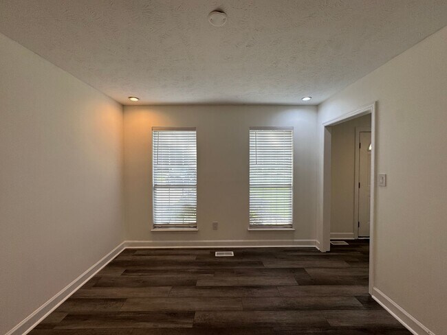 534 Stacy Weaver Dr in Fayetteville, NC - Building Photo - Building Photo