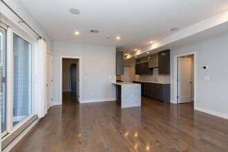 188 Paris St, Unit #4 in Boston, MA - Building Photo - Building Photo