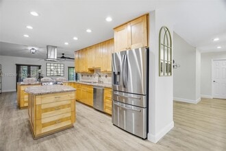 11521 NW 23rd St in Plantation, FL - Building Photo - Building Photo