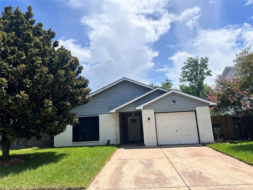 947 Sierra Shadows Dr in Katy, TX - Building Photo