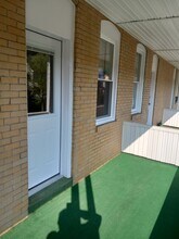 646 Beaver Ave, Unit 2 in Midland, PA - Foto de edificio - Building Photo