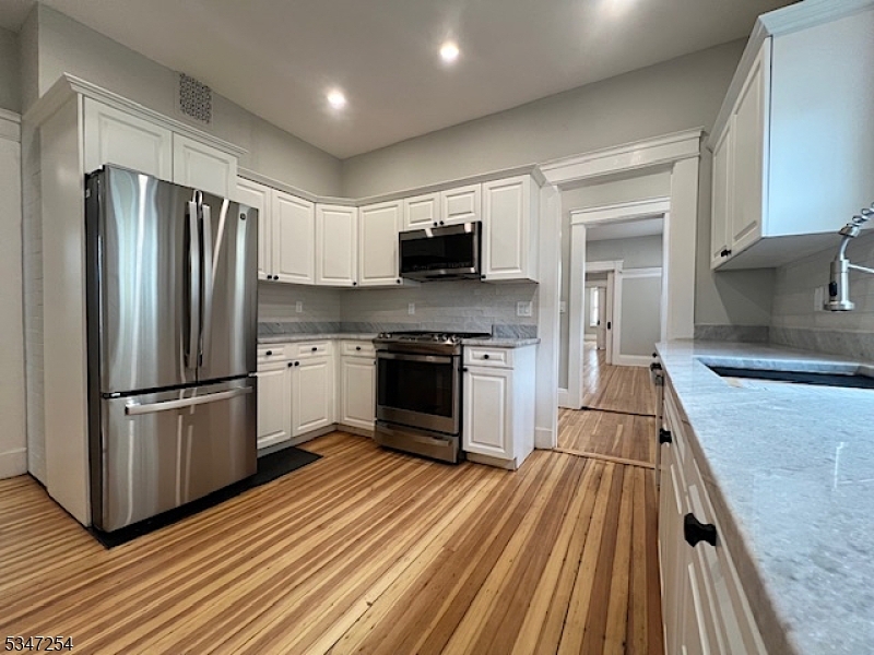 86 Park St in Montclair, NJ - Building Photo