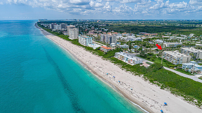 1055 Ocean Dr in Juno Beach, FL - Building Photo - Building Photo