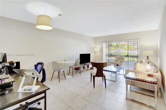7850 Camino Real in Miami, FL - Building Photo - Building Photo
