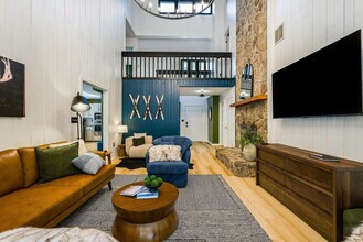 2420 Hopkins Dr in McGaheysville, VA - Building Photo - Building Photo