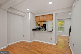 1539 Woodcrest Dr in Reston, VA - Building Photo - Building Photo