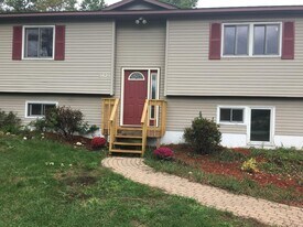 3823 Leeside Ln in Traverse City, MI - Building Photo