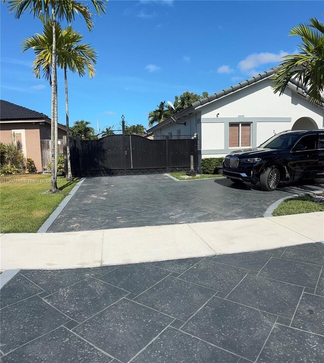 709 SE 13th Terrace in Homestead, FL - Building Photo - Building Photo