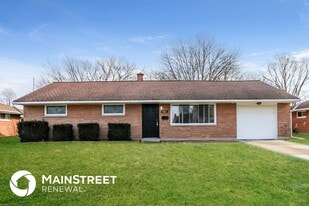 4352 Ashgrove Dr in Grove City, OH - Building Photo