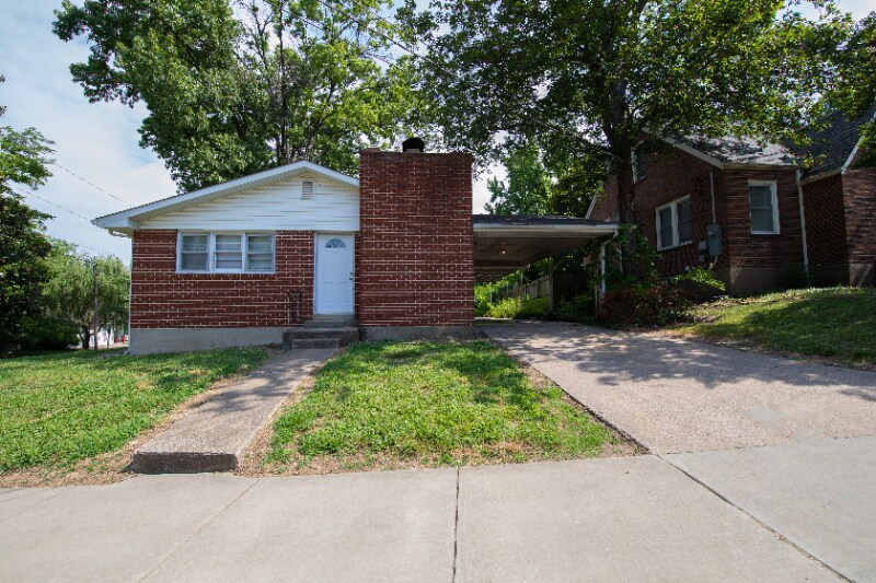 1326 Dunklin St in Cape Girardeau, MO - Building Photo