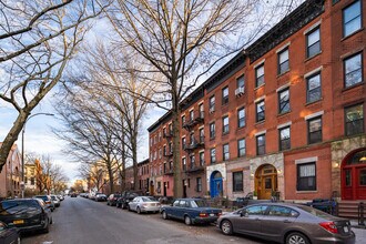 200 Saint Marks Ave in Brooklyn, NY - Foto de edificio - Building Photo