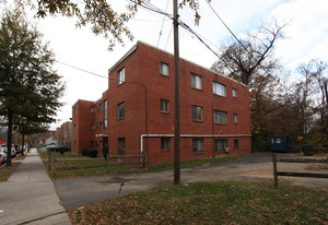 610 57th St NE Apartamentos