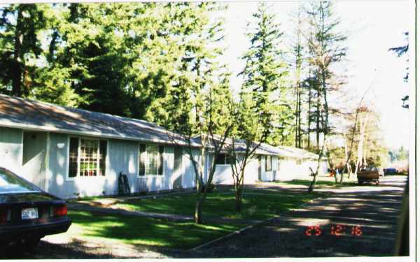 9403-9405 9411 130th St. Ct E in Puyallup, WA - Building Photo