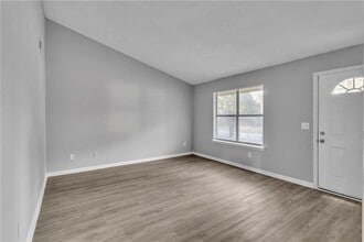 8883 Homewood Dr in Riverdale, GA - Building Photo - Building Photo