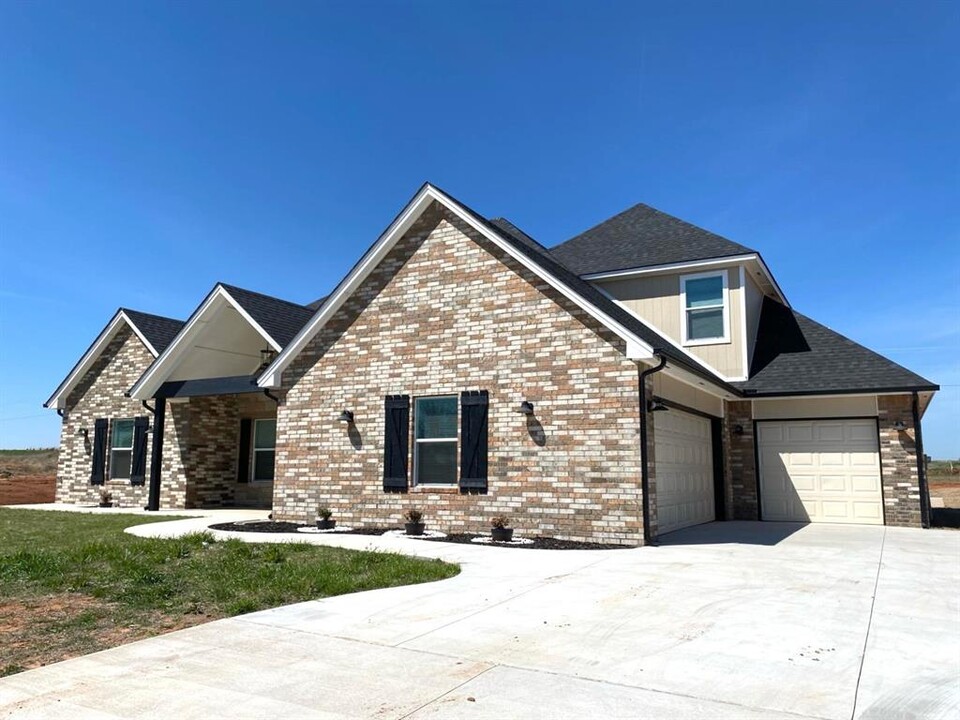 4705 Whitetail Cir in Guthrie, OK - Foto de edificio