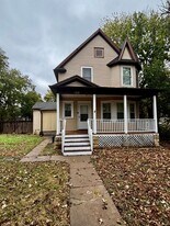 122 W 1st St in Junction City, KS - Building Photo