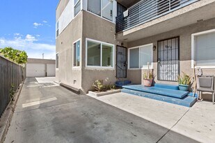 1 BED 1 BATH IN LOS ANGELES!!! in Los Angeles, CA - Building Photo