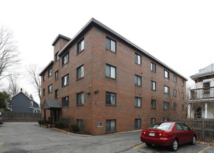 41 Walnut St in Waltham, MA - Foto de edificio - Building Photo