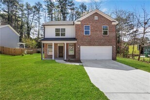 2431 Woodside Way in Chamblee, GA - Building Photo