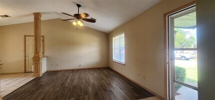 6840 NW Willow Springs Dr in Lawton, OK - Building Photo - Building Photo