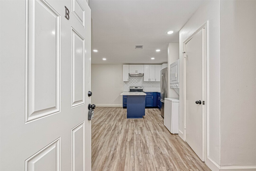 5609 Denmark St in Houston, TX - Building Photo