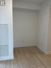 5105 Hurontario St in Mississauga, ON - Building Photo - Building Photo