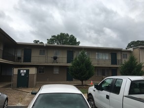 College Creek Apartments in Texarkana, TX - Foto de edificio - Building Photo