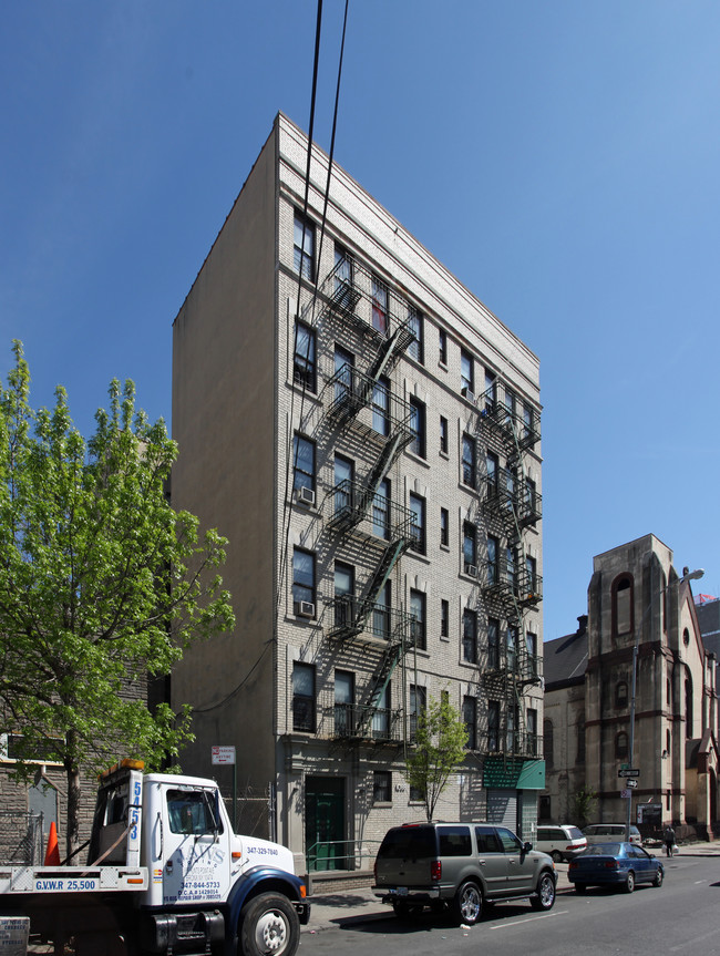 1088 Washington Ave in Bronx, NY - Foto de edificio - Building Photo