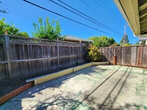 3318 Los Prados St in San Mateo, CA - Building Photo - Building Photo